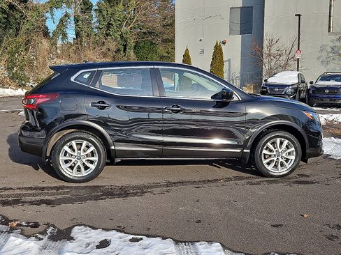 Certified 2022 Nissan Rogue Sport S image 7