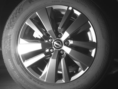 Used 2025 Nissan Pathfinder SV image 15