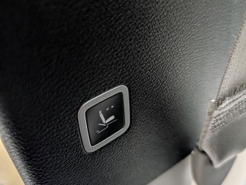 Used 2024 Chrysler Pacifica Touring-L image 53