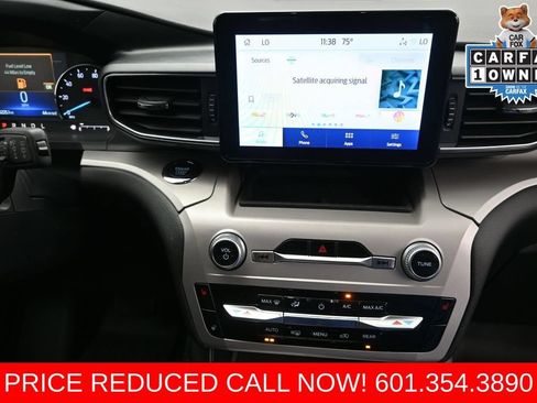 Used 2023 Ford Explorer XLT w/ Equipment Group 202A AWD/4WD image 28