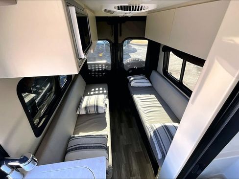 Used 2020 Mercedes-Benz Sprinter 2500 image 20