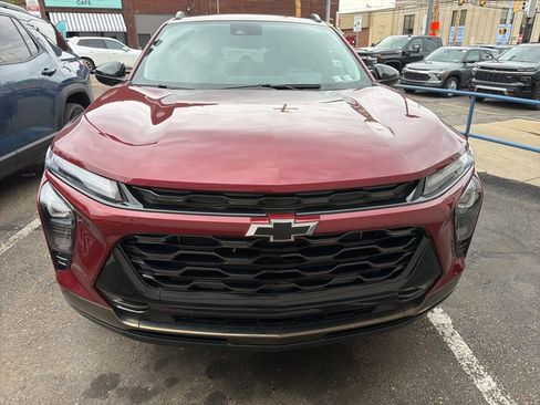 Used 2024 Chevrolet Trax ACTIV FWD image 3
