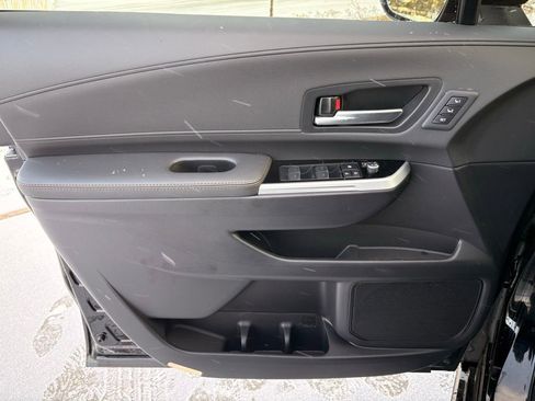 Used 2026 Toyota Sienna Limited image 10
