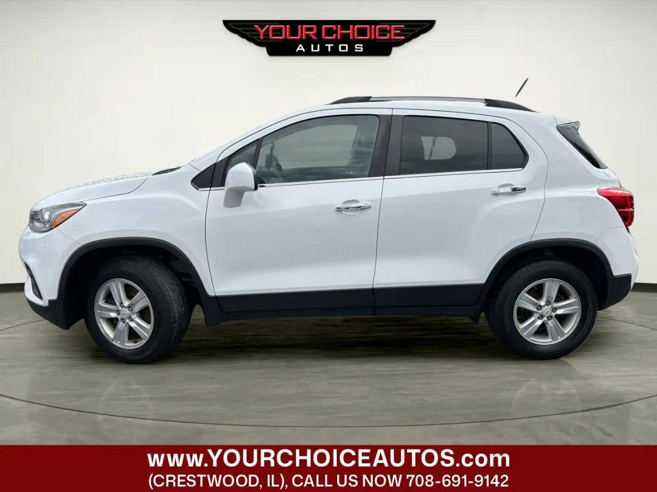 Used 2017 Chevrolet Trax LT w/ LT Convenience Package AWD/4WD image 2