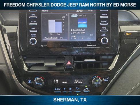 Used 2024 Toyota Camry SE image 11