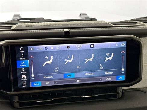 Used 2024 Jeep Wrangler Unlimited Sahara image 13