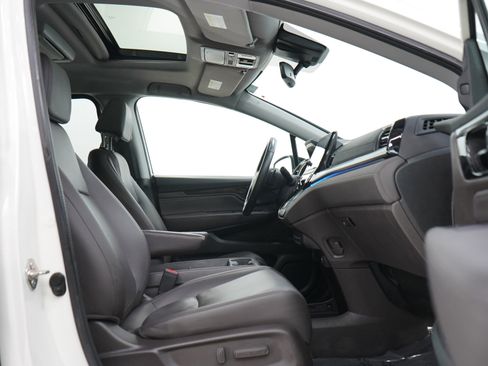 Used 2018 Honda Odyssey Elite image 11