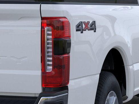 New 2026 Ford F350 XLT w/ XLT Premium Package AWD/4WD image 21