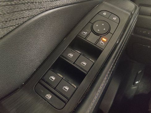Used 2023 Nissan Rogue SV FWD image 27