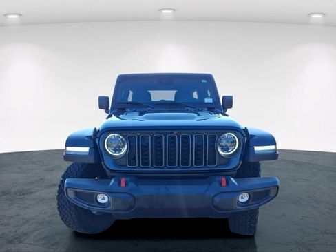 Used 2025 Jeep Wrangler Unlimited Rubicon w/ Convenience Group AWD/4WD image 4