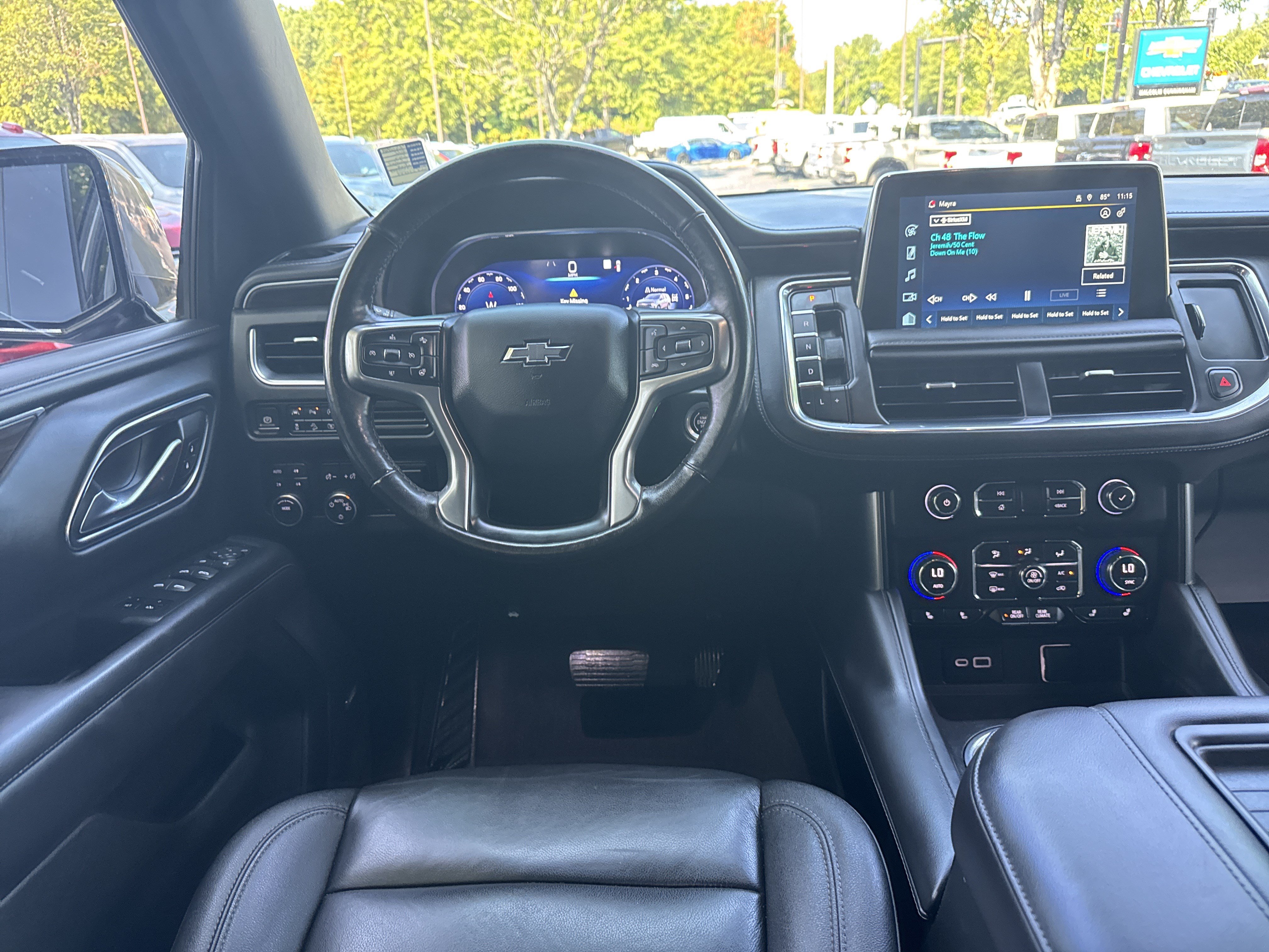 Certified 2022 Chevrolet Suburban Z71 w/ Luxury Package AWD/4WD image 24