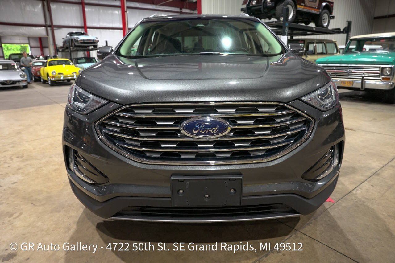 Used 2019 Ford Edge Titanium w/ Cargo Accessory Package FWD image 13