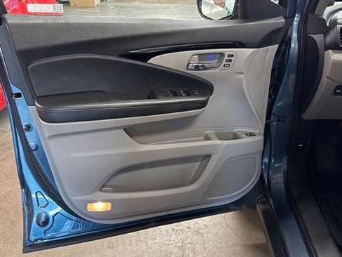 Used 2018 Honda Pilot Touring image 14
