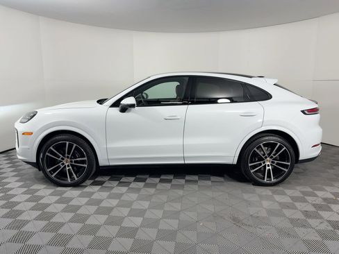 Certified 2026 Porsche Cayenne Coupe image 2