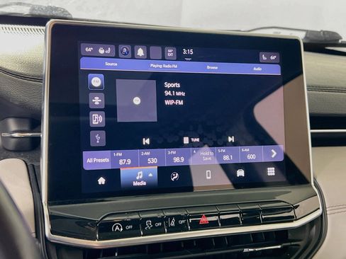 Used 2022 Jeep Compass Limited w/ Sun and Sound Group AWD/4WD image 14