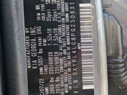 Used 2023 Kia Sorento S w/ Panoramic Sunroof Package image 37