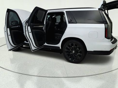 Used 2026 Cadillac Escalade Platinum Sport AWD/4WD image 27