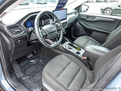 Used 2023 Ford Escape Active w/ Tech Pack #1 AWD/4WD image 9