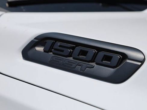 Used 2025 RAM 1500 Big Horn AWD/4WD image 7