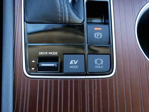 Used 2021 Toyota Sienna LE image 28