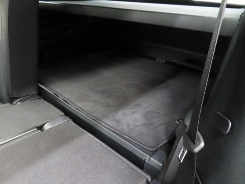 Used 2022 Mercedes-Benz GLB 250 4MATIC image 11