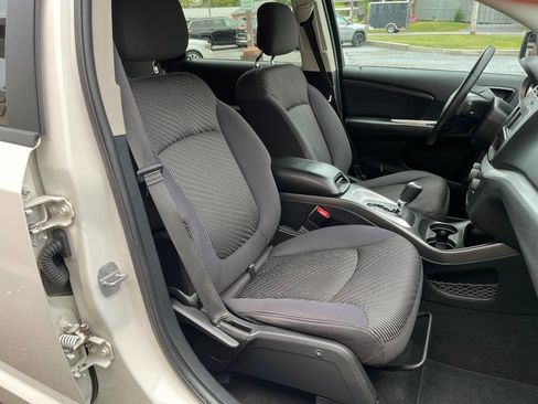 Used 2013 Dodge Journey SXT w/ Flexible Seating Group image 10