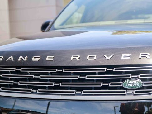 New 2026 Land Rover Range Rover Sport SE AWD/4WD image 11