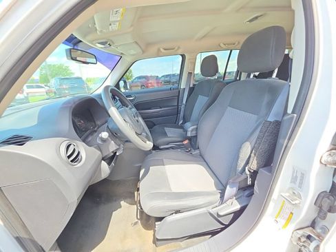 Used 2016 Jeep Patriot Sport w/ Power Value Group FWD image 12