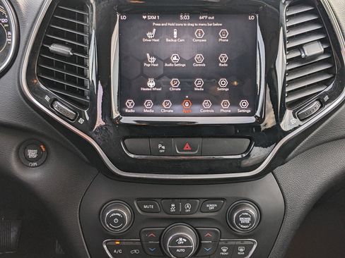 Used 2019 Jeep Cherokee Limited image 15