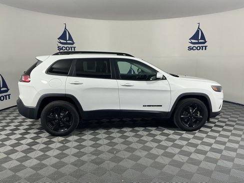 Used 2020 Jeep Cherokee Latitude Plus image 5
