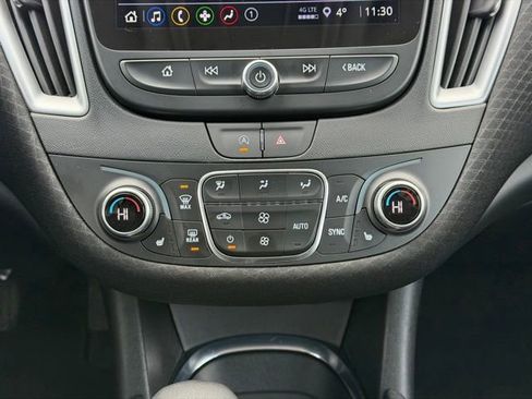 Used 2025 Chevrolet Malibu LT image 28