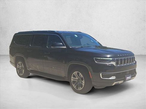 Used 2024 Jeep Wagoneer L Series II AWD/4WD image 3