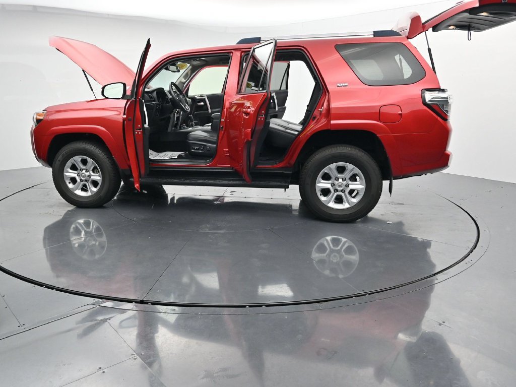 Used 2022 Toyota 4Runner SR5 Premium AWD/4WD image 43