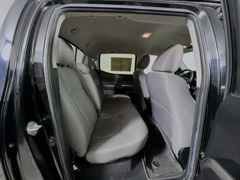 Used 2022 Toyota Tacoma SR5 w/ Technology Package RWD image 32