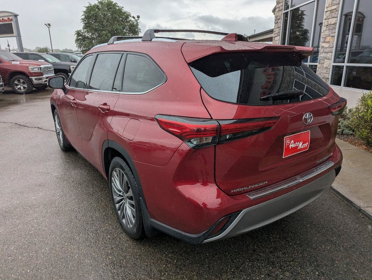 Used 2020 Toyota Highlander Platinum AWD/4WD image 3