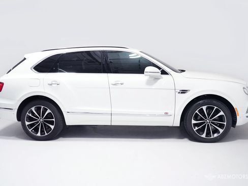 Used 2017 Bentley Bentayga AWD/4WD image 3