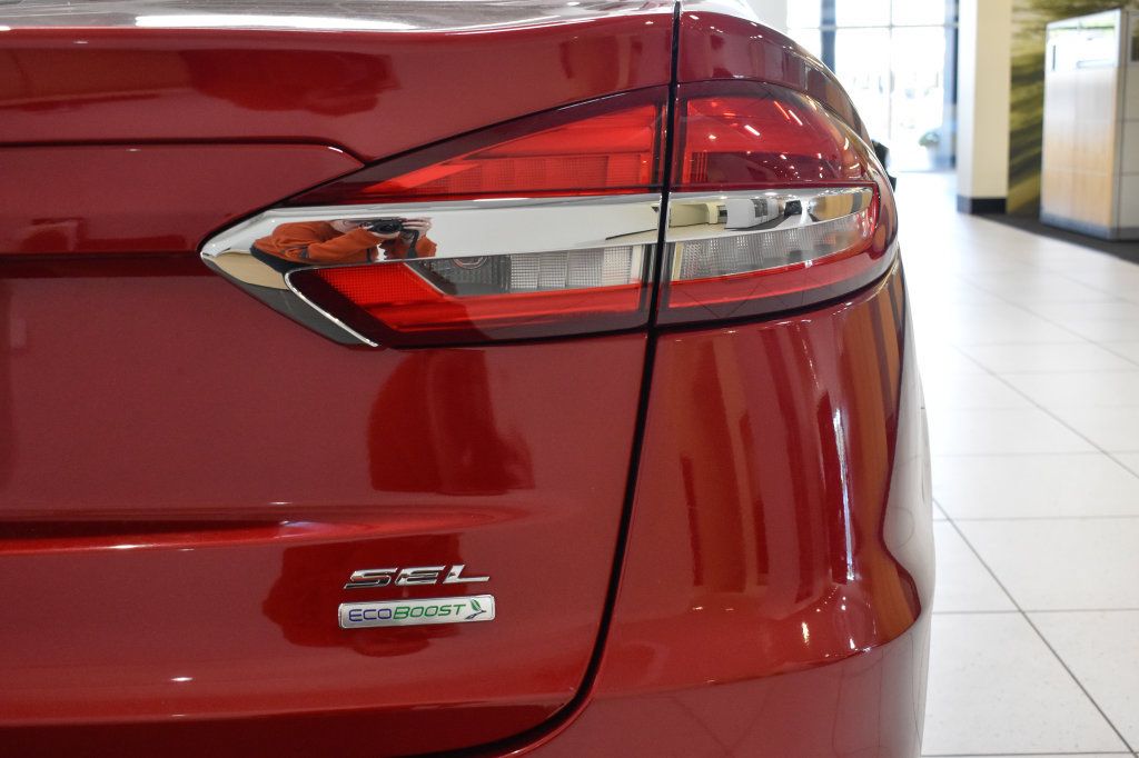 Used 2020 Ford Fusion SEL FWD image 15