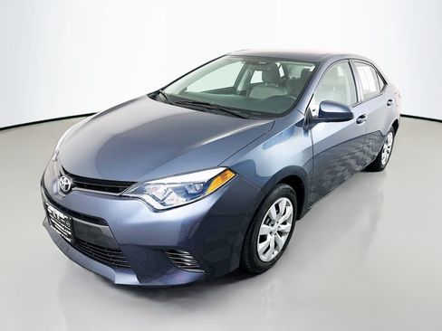 Used 2016 Toyota Corolla LE FWD image 3