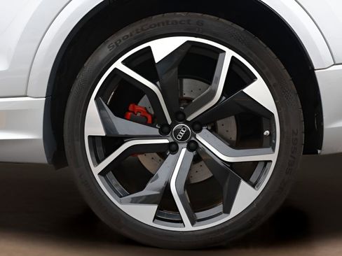 Used 2021 Audi RS Q8 w/ Carbon Optic Package image 27
