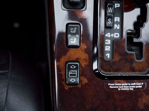 Used 2002 Mercedes-Benz SL 500 w/ SL2 Option Pkg image 56