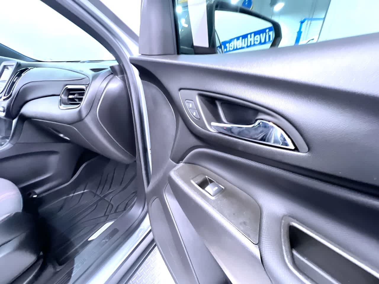 Used 2024 Chevrolet Equinox RS w/ LPO, Floor Liner Package FWD image 36
