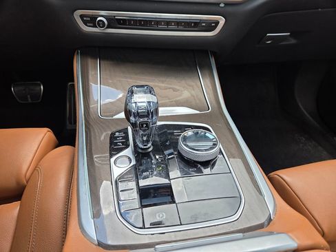 Used 2022 BMW X5 sDrive40i w/ M Sport Package RWD image 18