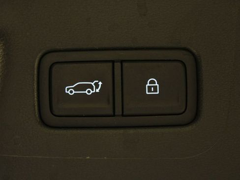 Certified 2025 Hyundai Santa Fe Limited FWD image 17