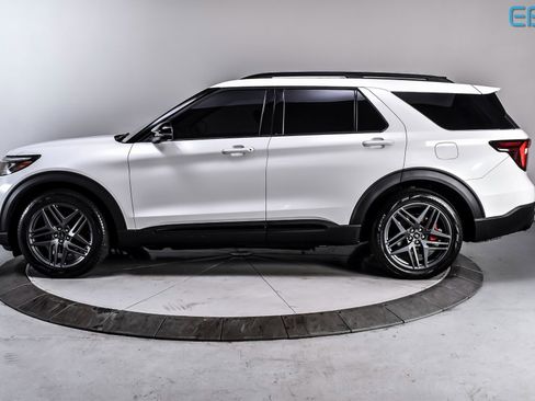 Used 2025 Ford Explorer ST w/ Sun And Sound Package image 3