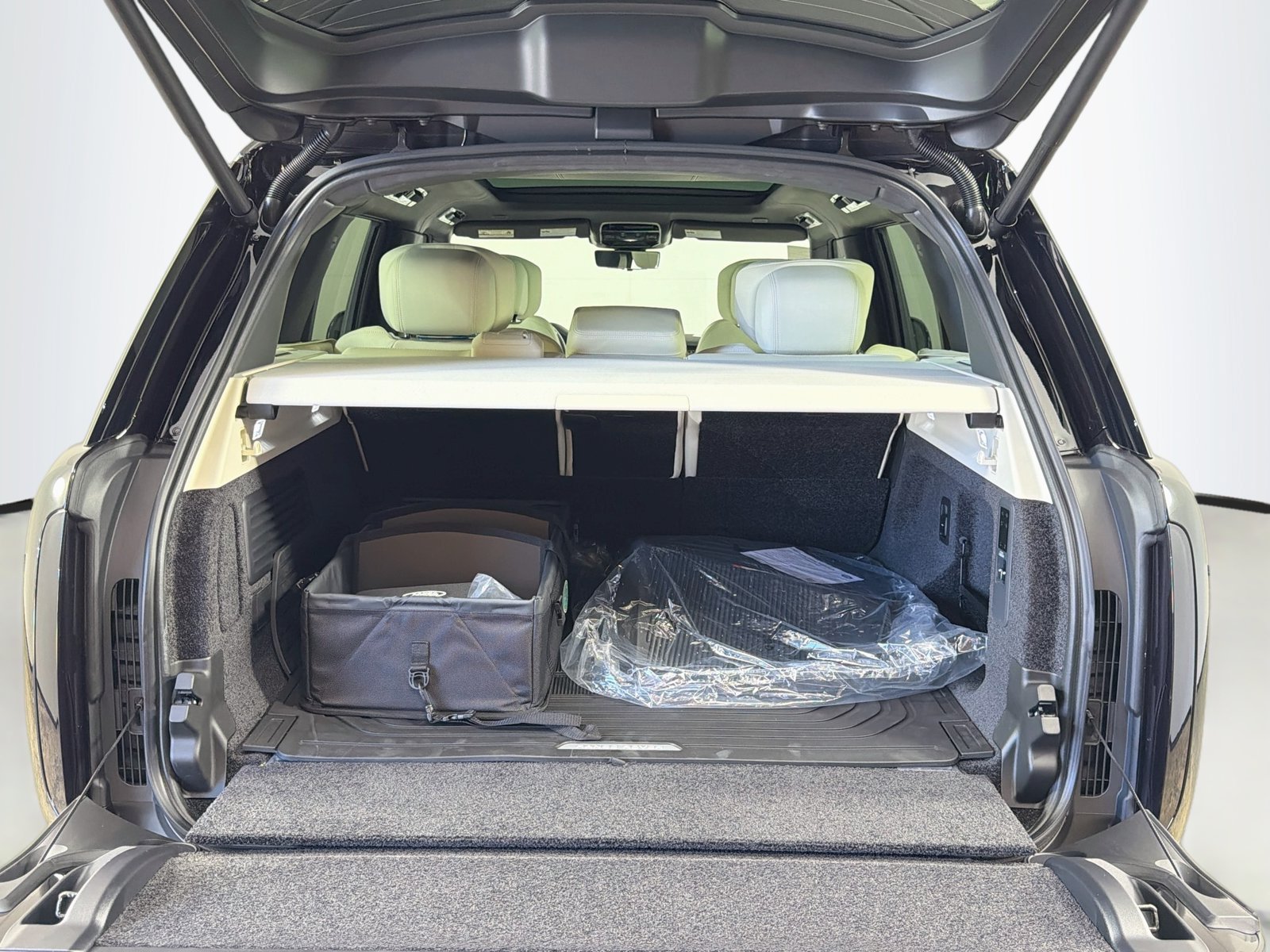 New 2026 Land Rover Range Rover Autobiography AWD/4WD image 29
