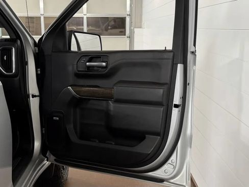 Used 2019 Chevrolet Silverado 1500 LT Trail Boss AWD/4WD image 38