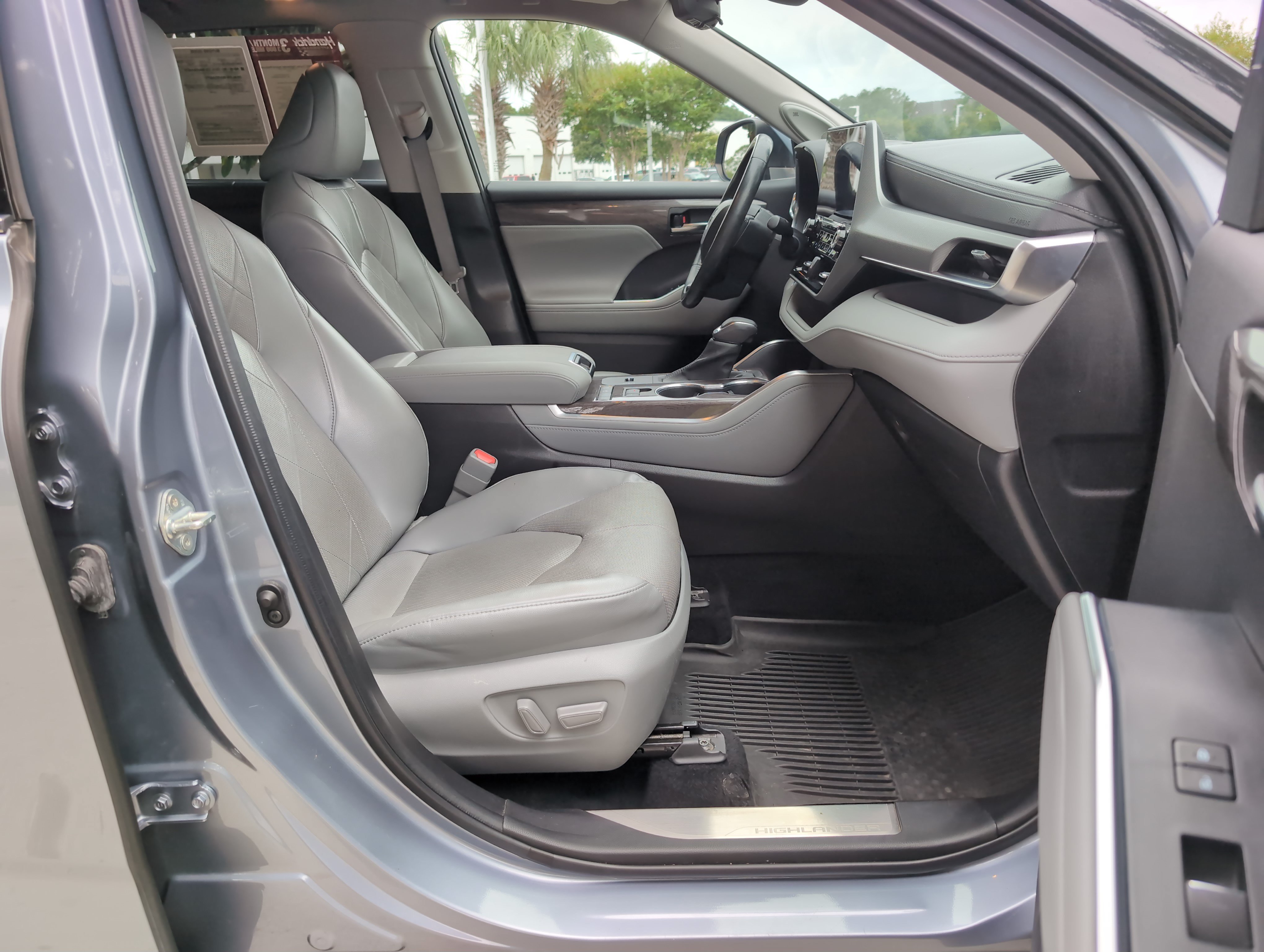 Used 2022 Toyota Highlander Platinum FWD image 33