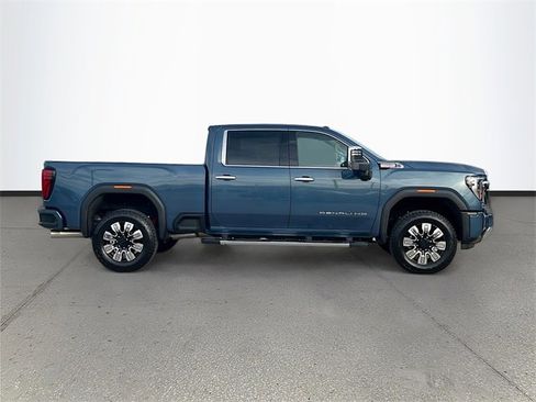 New 2026 GMC Sierra 2500 Denali w/ Denali Reserve Package image 3