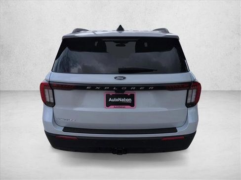 New 2026 Ford Explorer Active image 7