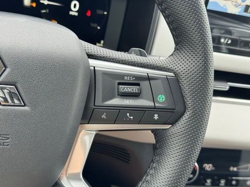 New 2025 Mitsubishi Outlander SE image 25